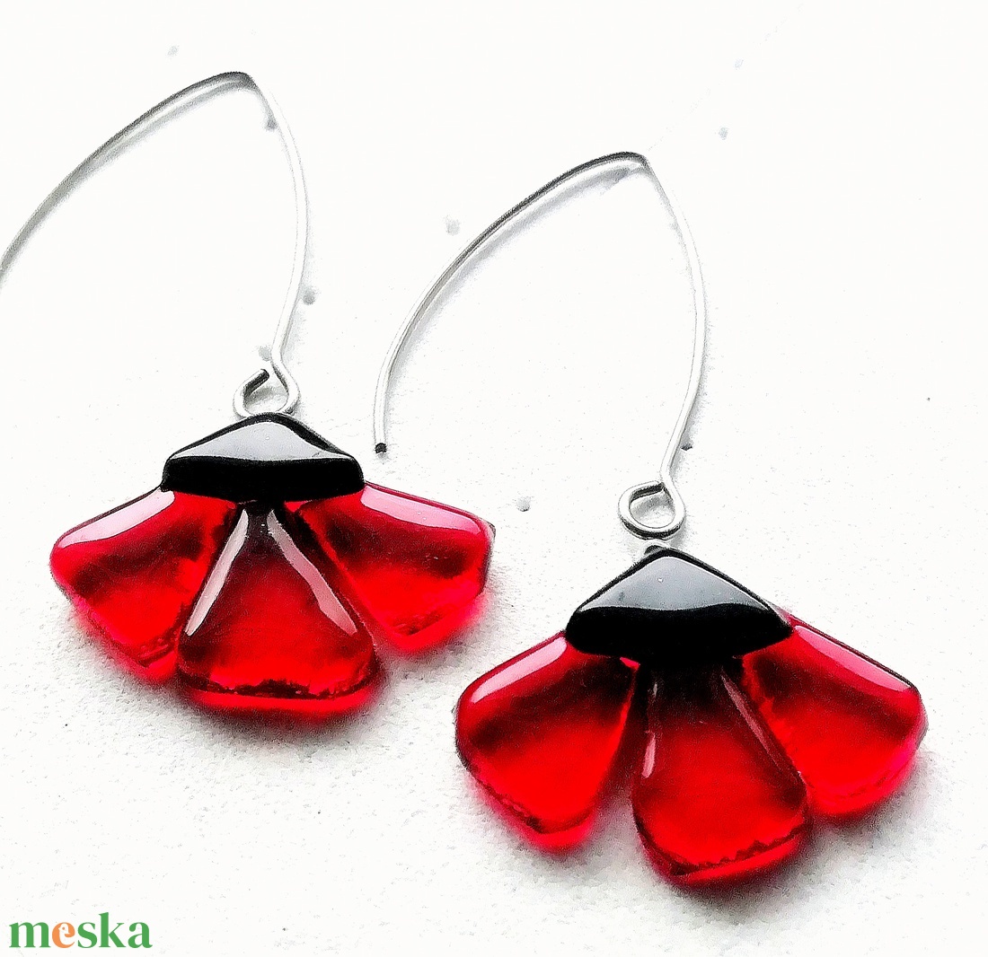 ORVOSI FÉM!  Pipacsok fülbevaló. - ékszer - fülbevaló - lógó fülbevaló - Meska.hu