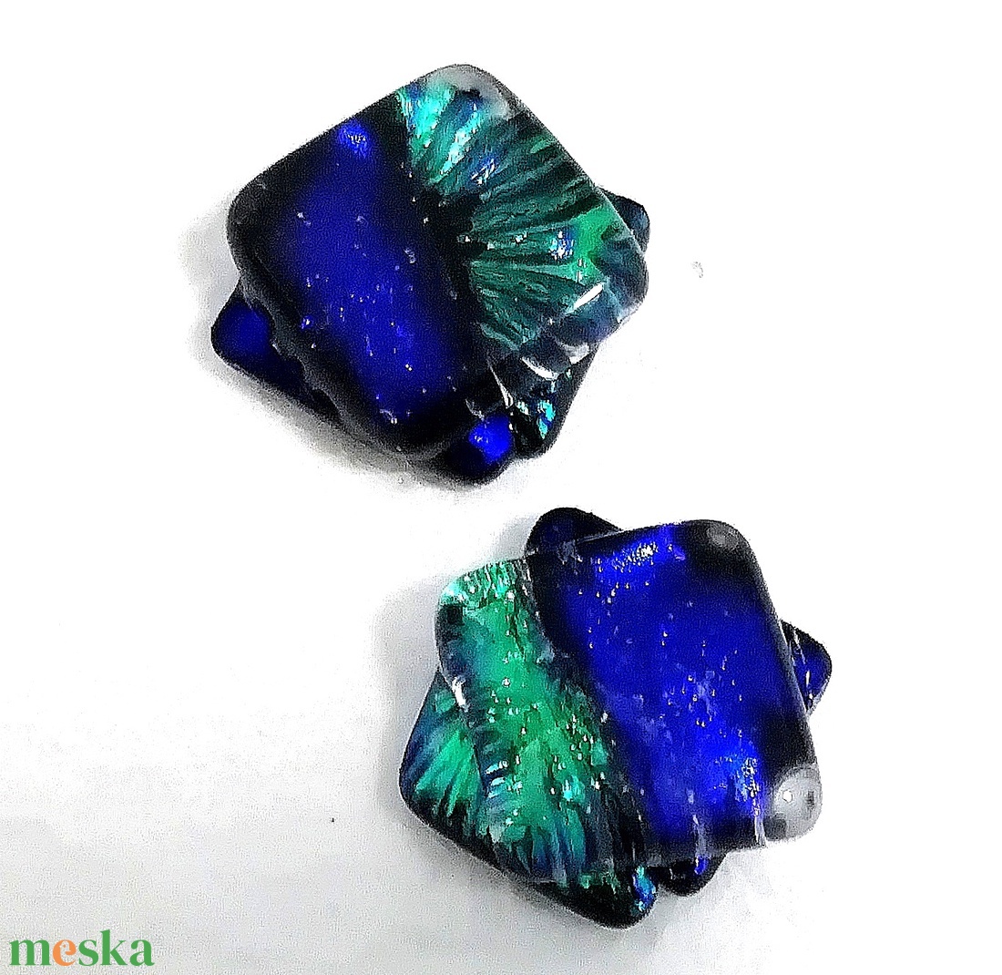 Kék-zöld fények dichroic  fülbevaló. - ékszer - fülbevaló - pötty fülbevaló - Meska.hu