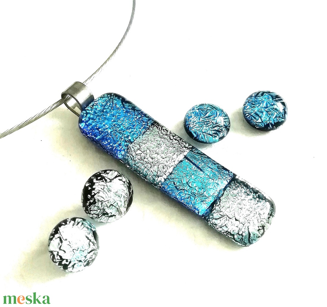  NEMESACÉL!   Ezüstkék dichroic ékszerszett nyaklánc. - ékszer - ékszerszett - Meska.hu