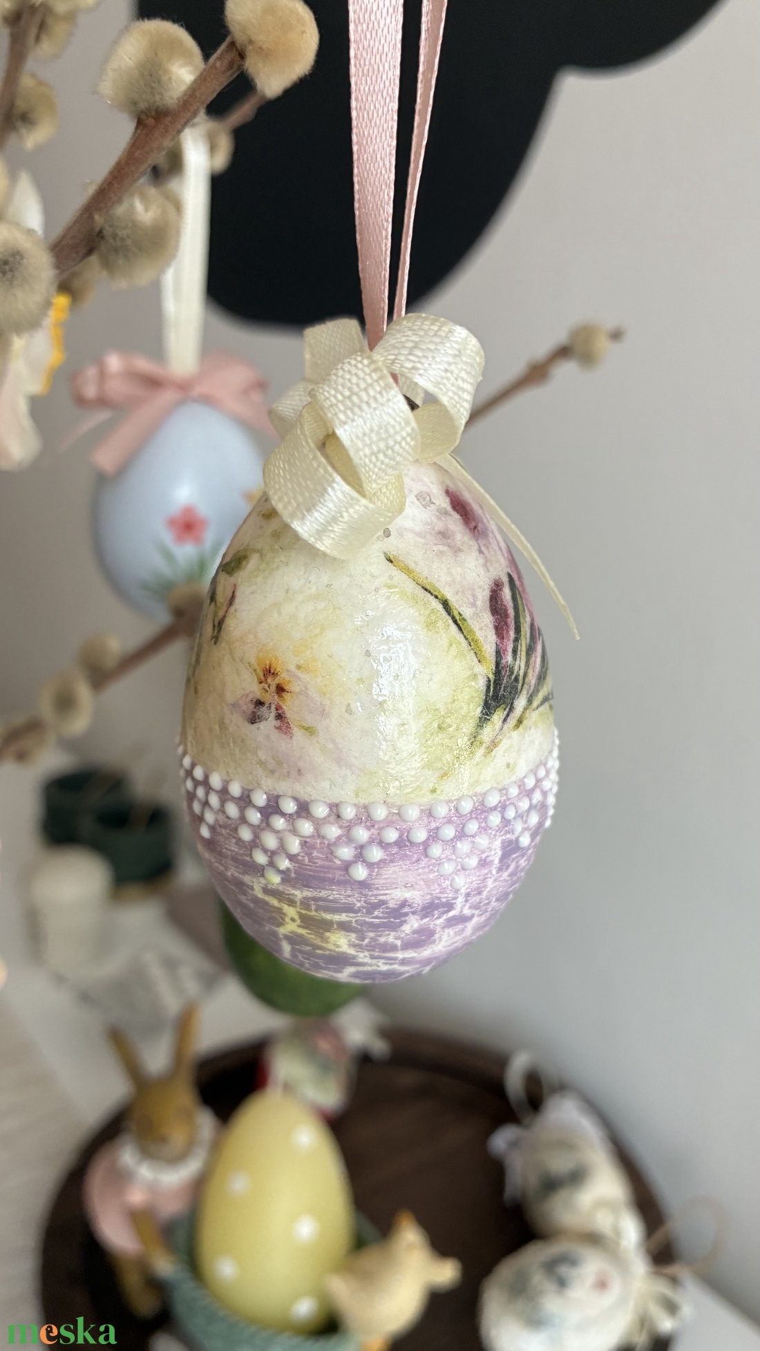 Lila tulipános húsvéti tojás - ünnepi díszek, dekorációk - húsvéti díszek és dekorációk - húsvéti tojás, hímestojás - Meska.hu