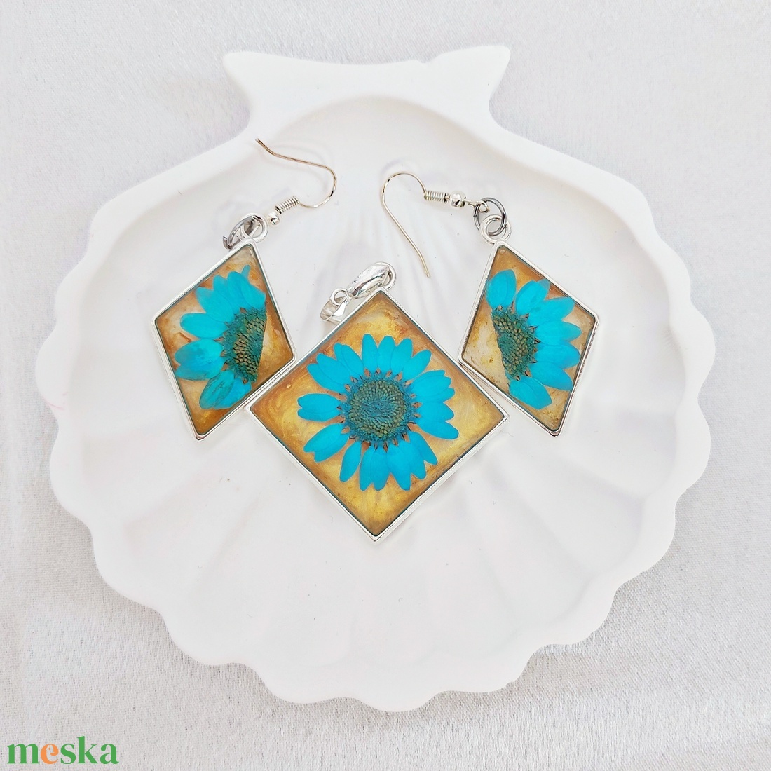  Sivatagi Virág � Türkiz Virágos Műgyanta Ékszerszett, Négyzet Forma - ékszer - ékszerszett - Meska.hu