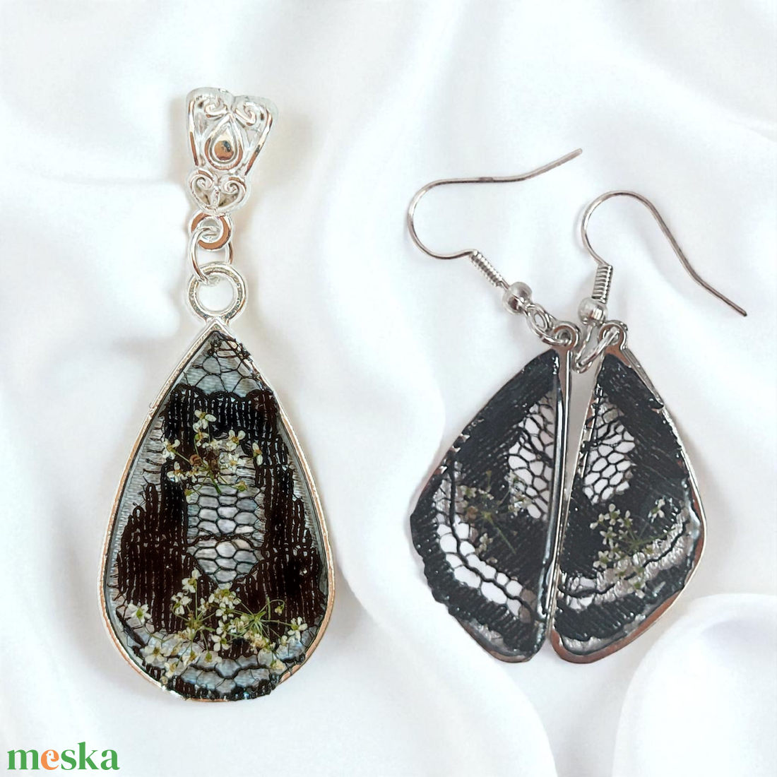 Fekete Csipkés Műgyanta Ékszerszett Fehér Virággal, Elegáns V-forma - ékszer - ékszerszett - Meska.hu