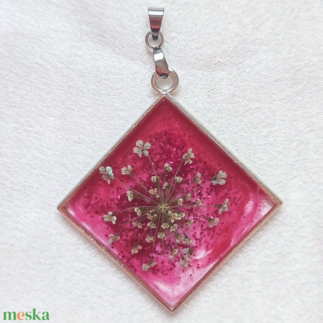 Bájos Rózsaálom Ékszerszett - Gyanta medál és fülbevaló préselt virágokkal - ékszer - ékszerszett - Meska.hu