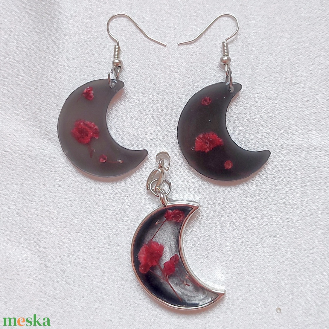 Titokzatos Éjfél Hold - Fekete-vörös gyanta ékszerszett, hold alakú - ékszer - ékszerszett - Meska.hu
