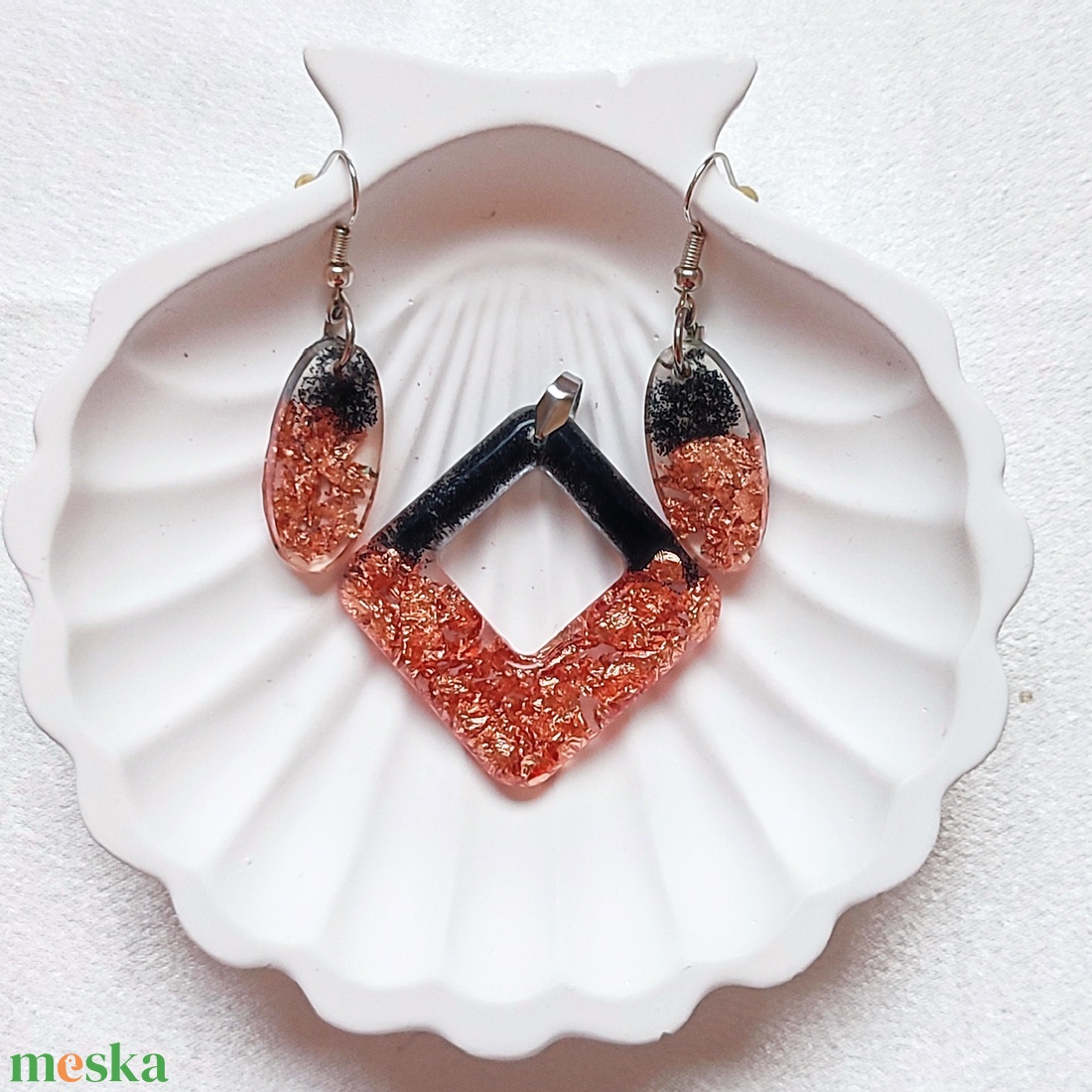 Modern Elegancia - Fekete és rézhatású gyanta geometrikus ékszer szett - ékszer - ékszerszett - Meska.hu