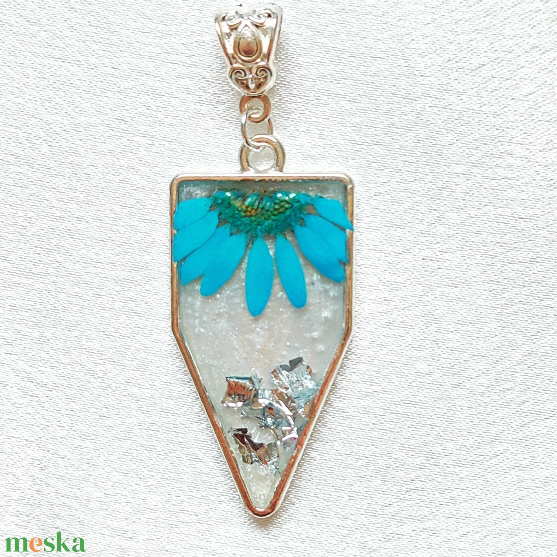 Égi Tiszta Kék - Türkiz virágos, ezüst pelyhes, keretes gyanta szett - ékszer - ékszerszett - Meska.hu