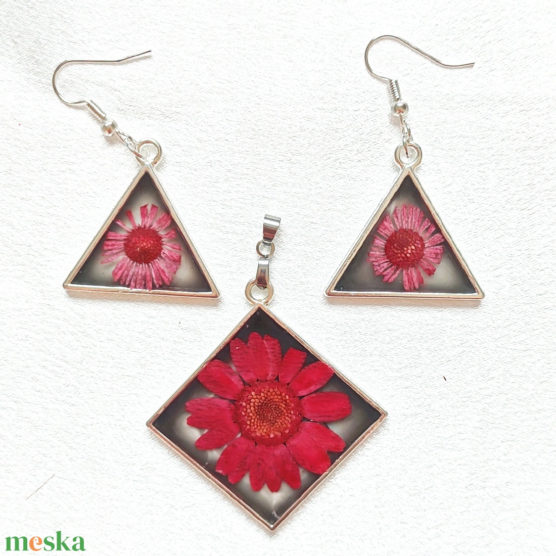 Dinamikus Kontraszt - Valódi Vörös virágos szett fém kerettel - ékszer - ékszerszett - Meska.hu