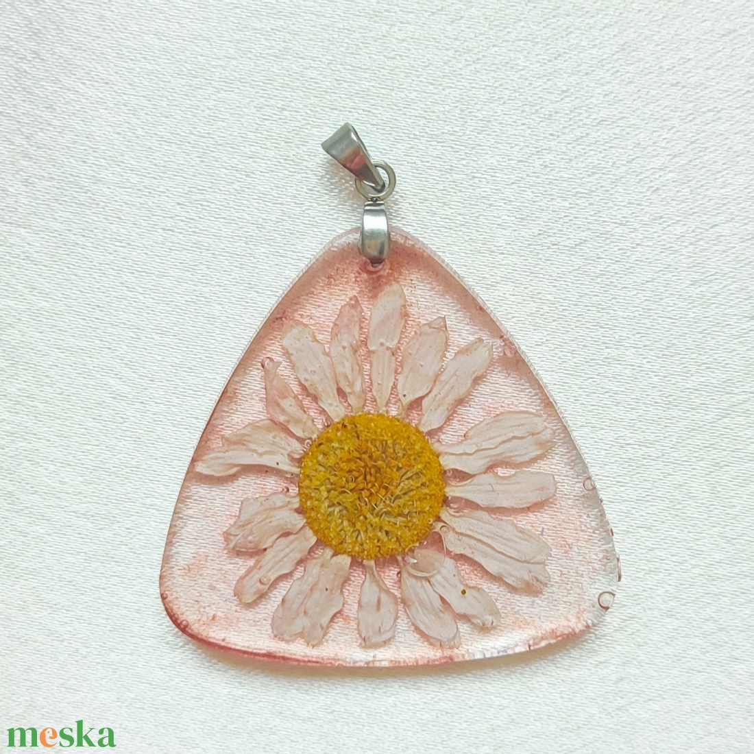 Napfényes Emlék - műgyanta szett fehér vad virággal - ékszer - ékszerszett - Meska.hu