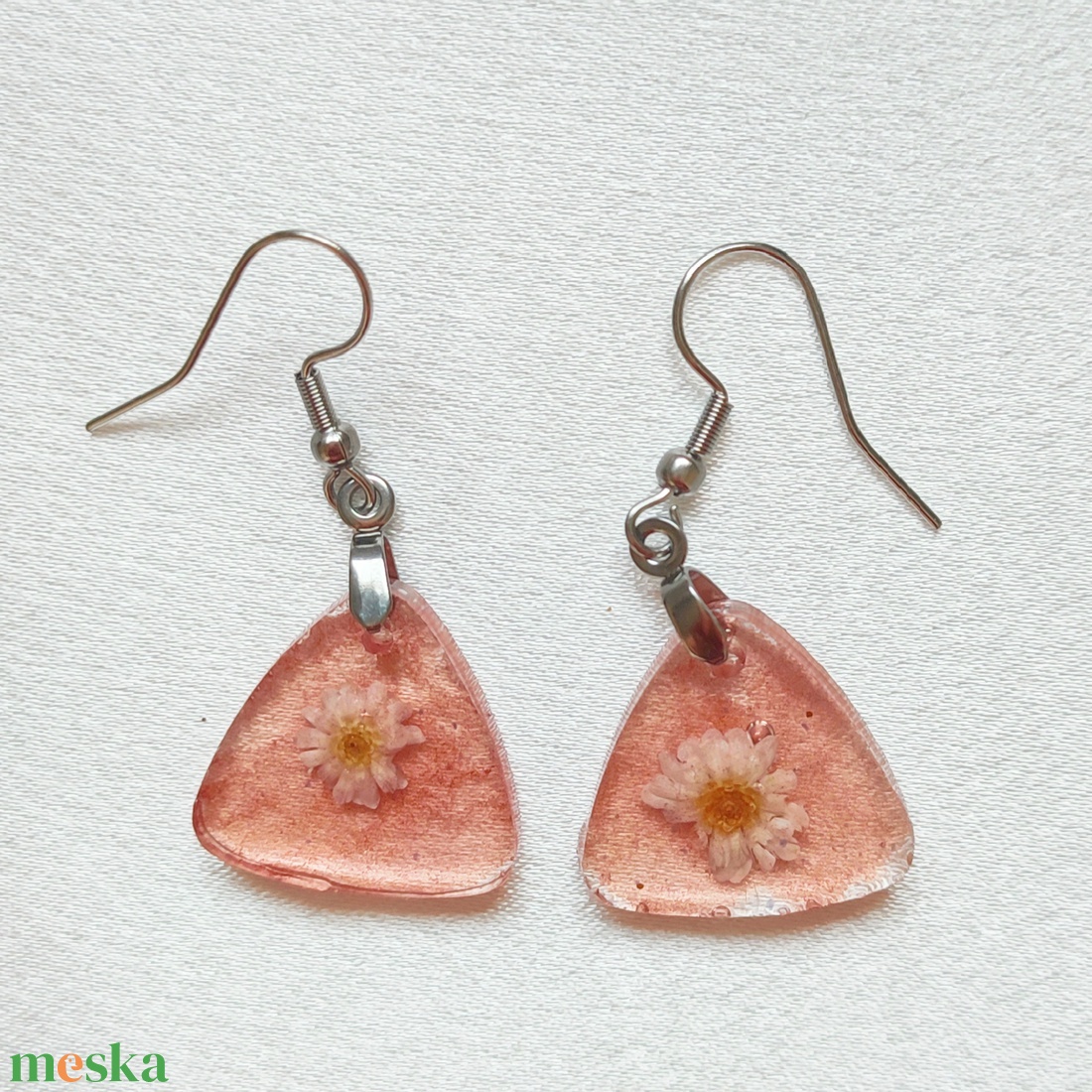 Napfényes Emlék - műgyanta szett fehér vad virággal - ékszer - ékszerszett - Meska.hu