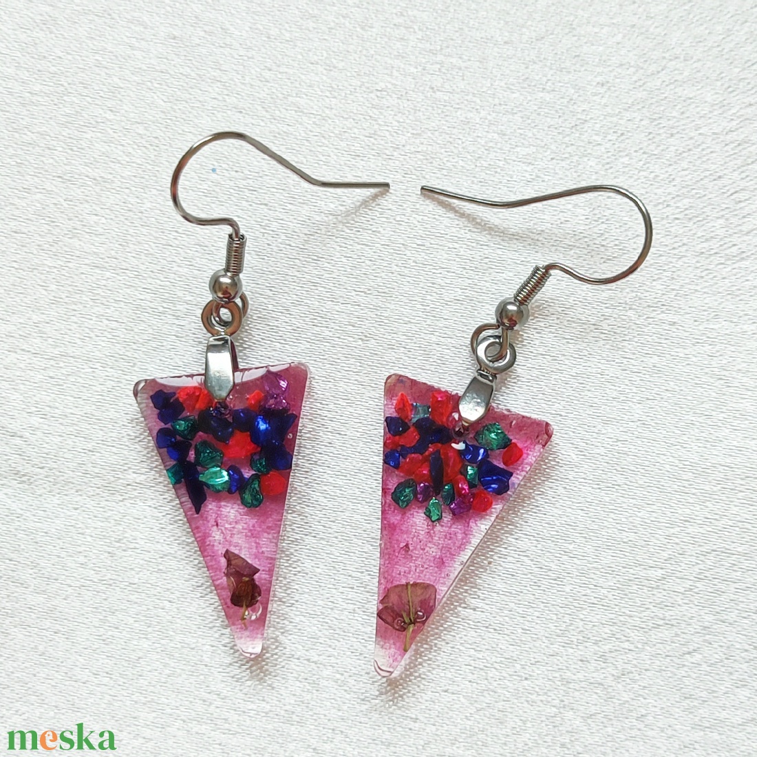 Málnás Kert  Színes kő- és virágdarabkás, pink gyanta szett - ékszer - ékszerszett - Meska.hu