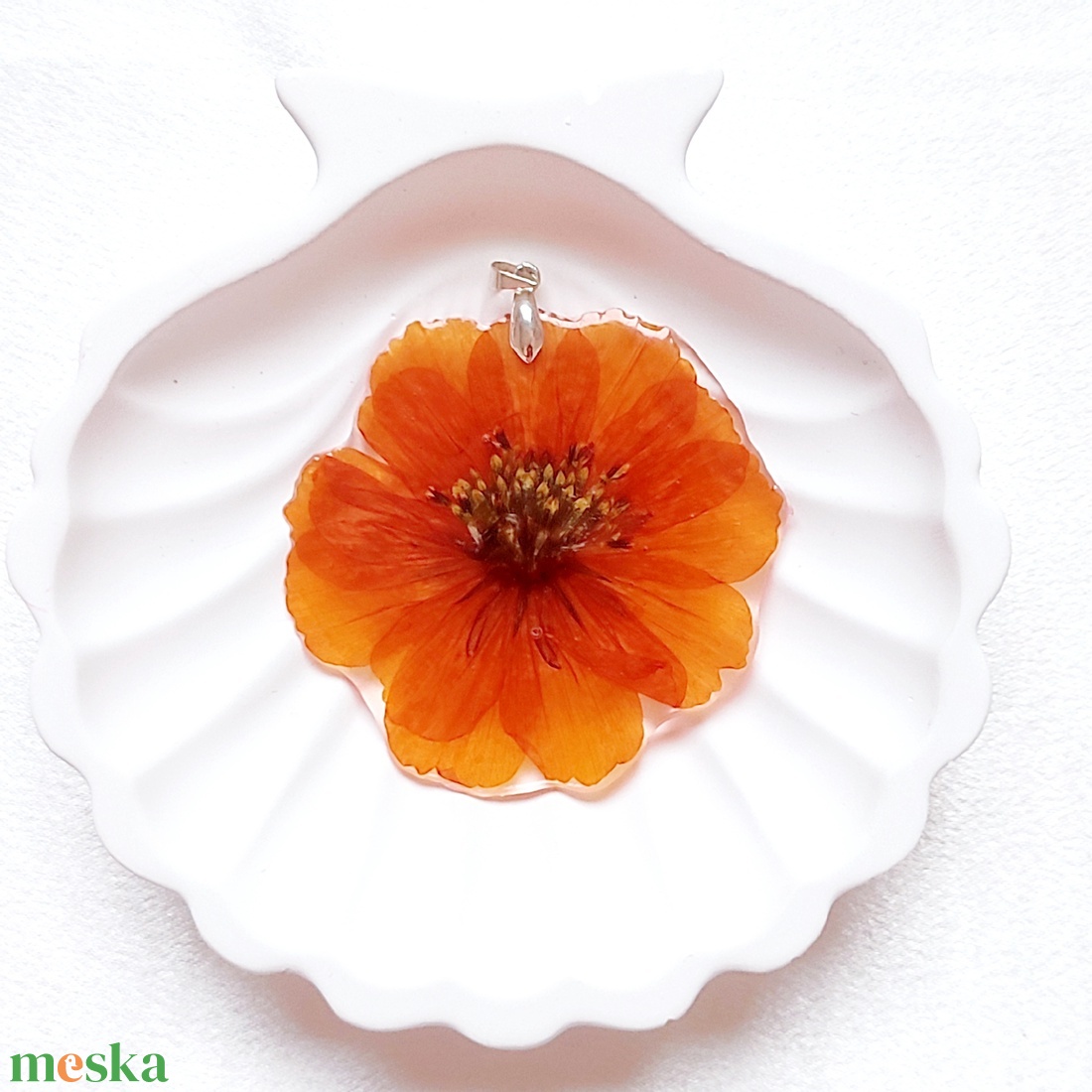 Lángoló Naplemente Medál  Nagyméretű, élénk narancssárga virág gyantában - ékszer - ékszerszett - Meska.hu