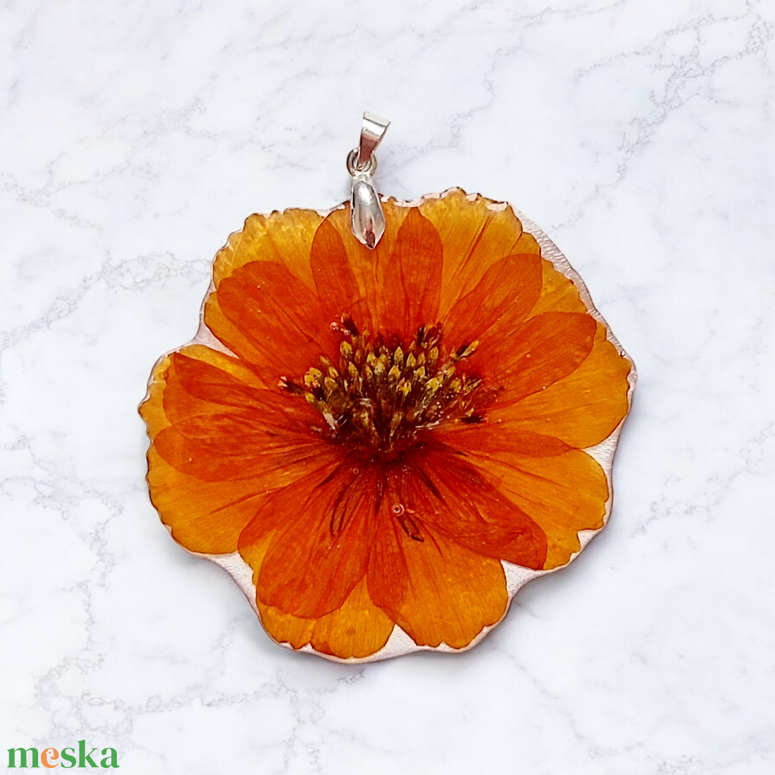 Lángoló Naplemente Medál � Nagyméretű, élénk narancssárga virág gyantában - ékszer - ékszerszett - Meska.hu