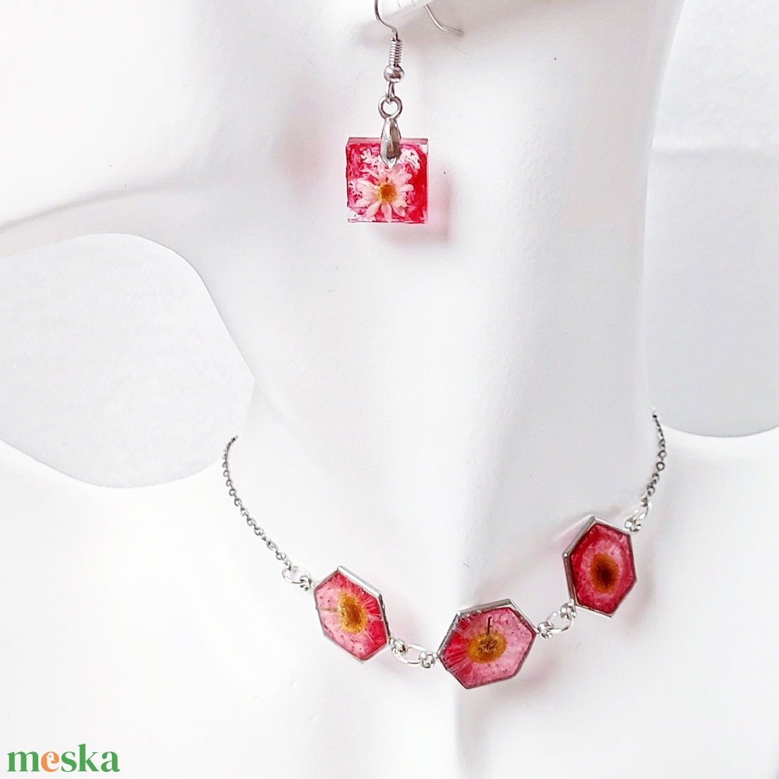 Nemes Piros Százszorszép és Jégvirágos Lila Álom � Hexagon medálos nyaklánc és fülbevaló Ékszer szett - ékszer - ékszerszett - Meska.hu