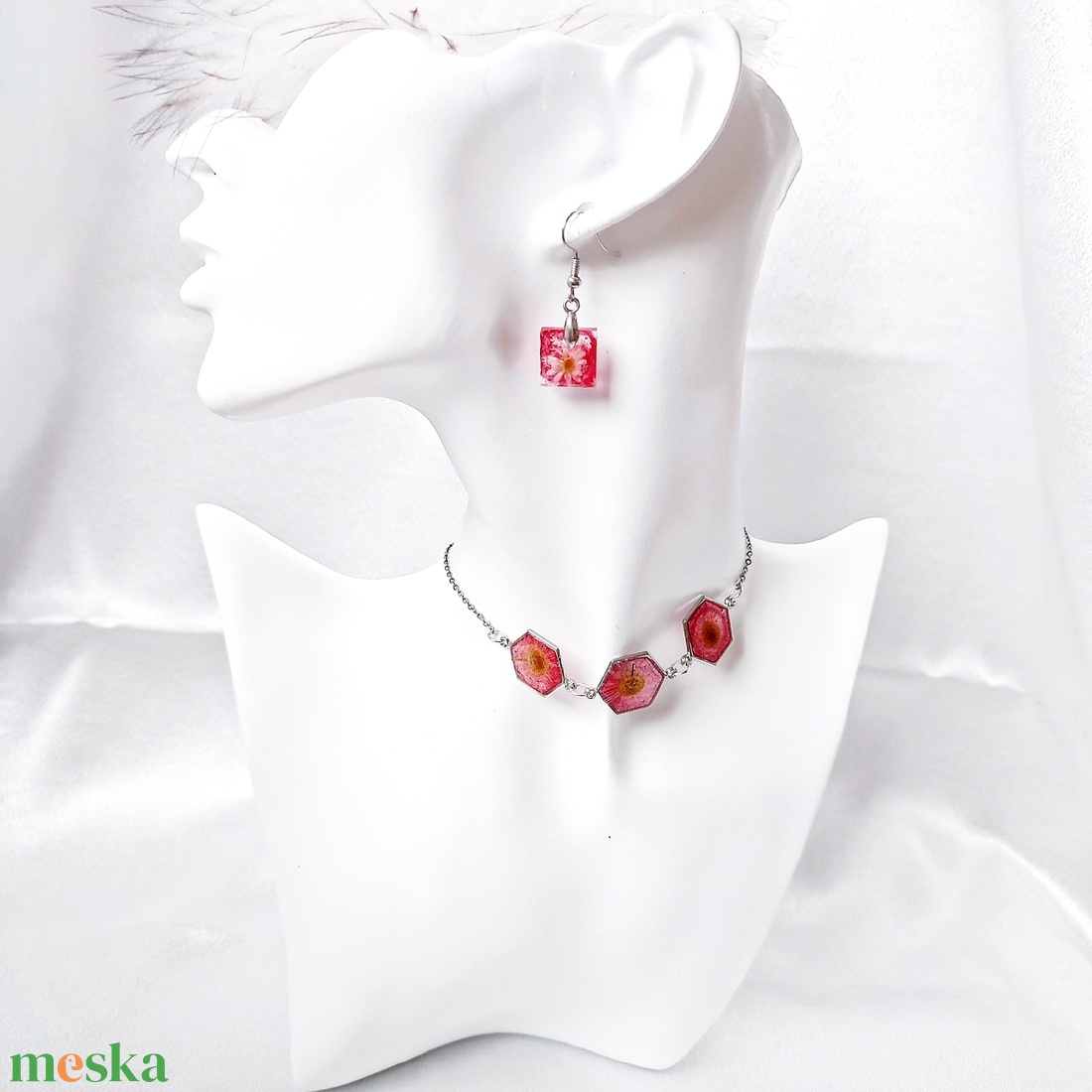 Nemes Piros Százszorszép és Jégvirágos Lila Álom � Hexagon medálos nyaklánc és fülbevaló Ékszer szett - ékszer - ékszerszett - Meska.hu
