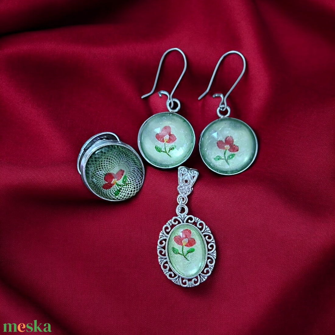 Vintage Stílusú Piros Virágos Zöld Álom Medál Fülbevaló Gyűrű Szett - ékszer - ékszerszett - Meska.hu