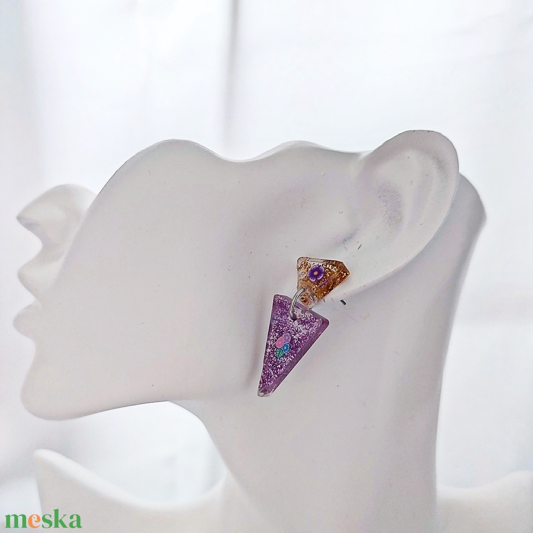 Lila Ragyogás � Geometrikus Háromszög Műgyanta Fülbevaló - ékszer - fülbevaló - lógó fülbevaló - Meska.hu