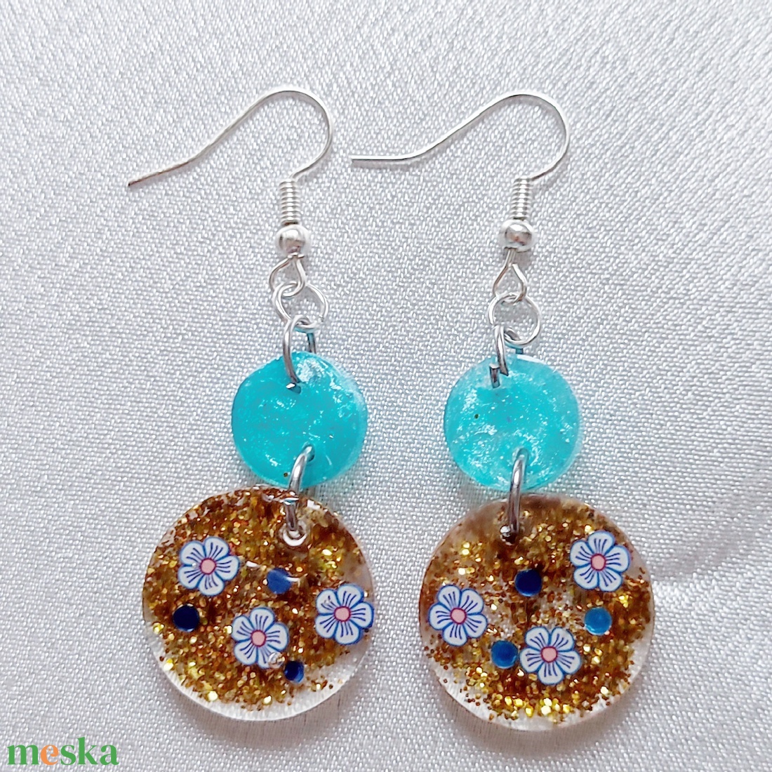 Absztrakt Művészet � Geometrikus Műgyanta Fülbevaló Arany Csillogással - ékszer - fülbevaló - lógó fülbevaló - Meska.hu