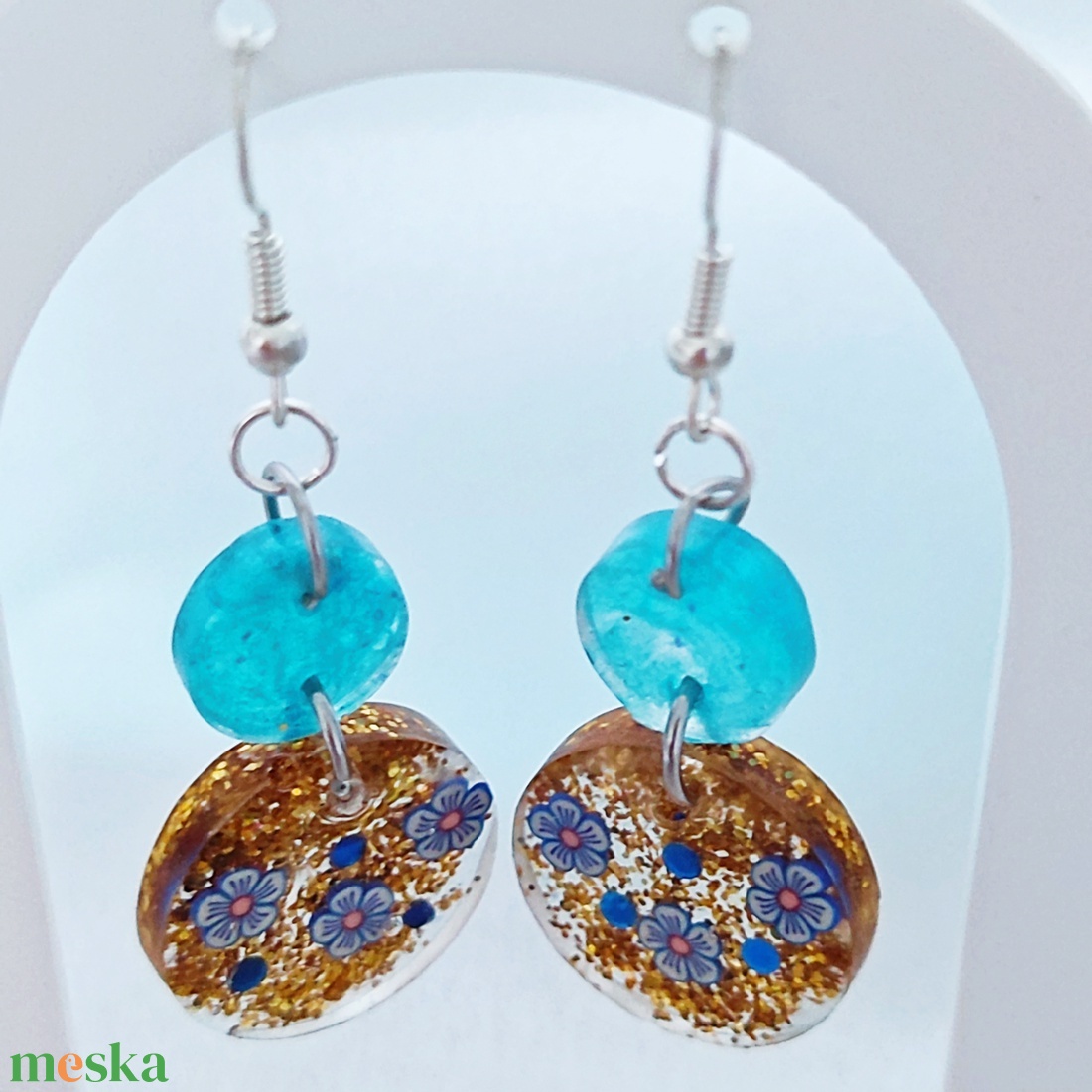 Absztrakt Művészet � Geometrikus Műgyanta Fülbevaló Arany Csillogással - ékszer - fülbevaló - lógó fülbevaló - Meska.hu