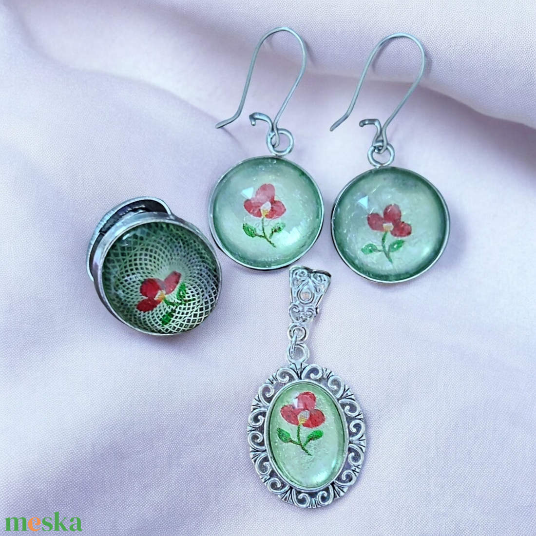 Vintage Stílusú Piros Virágos Zöld Álom Medál Fülbevaló Gyűrű Szett - ékszer - ékszerszett - Meska.hu