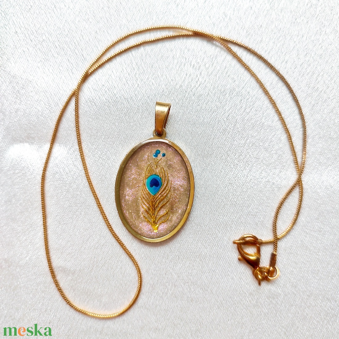 Elegáns pávaszemes ovális medál  - ékszer - nyaklánc - medálos nyaklánc - Meska.hu
