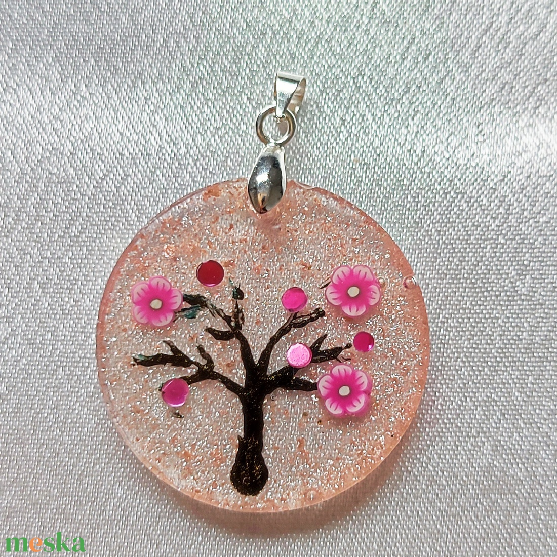 Tavaszi Cseresznyevirágos/Sakura kerek medál  - ékszer - nyaklánc - medálos nyaklánc - Meska.hu