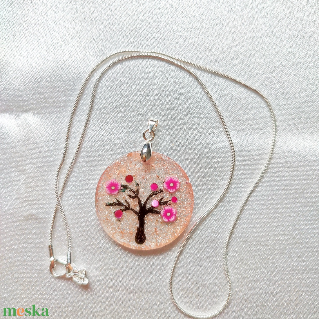 Tavaszi Cseresznyevirágos/Sakura kerek medál  - ékszer - nyaklánc - medálos nyaklánc - Meska.hu
