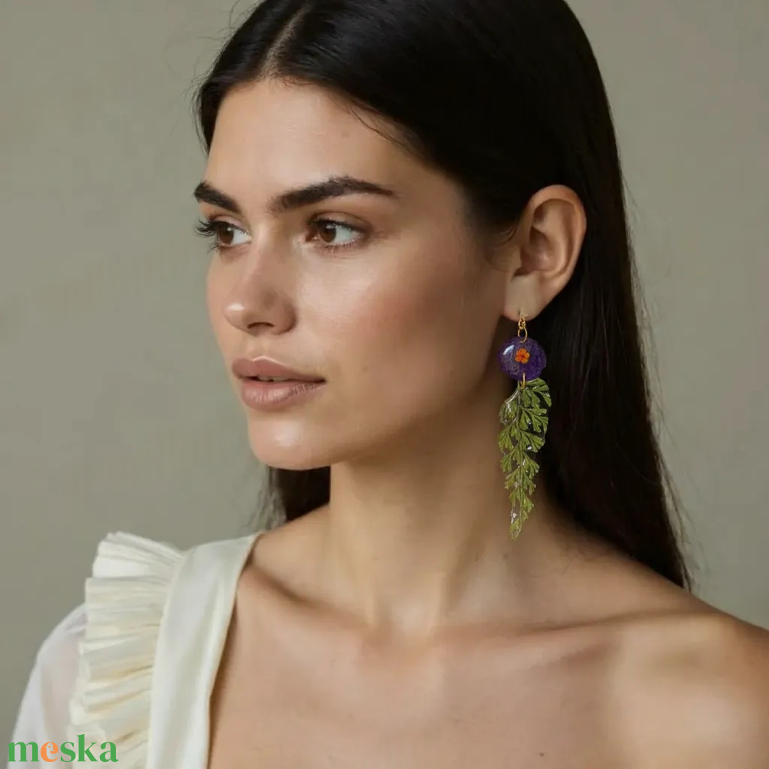 Erdei Varázs - Préselt páfrányos és lila virágos kézműves fülbevaló - ékszer - fülbevaló - lógó fülbevaló - Meska.hu