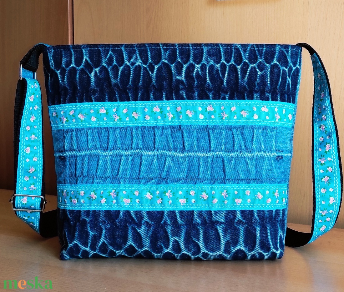 Farmer crossbody táska - táska & tok - kézitáska & válltáska - vállon átvethető táska - Meska.hu Farmer crossbody táska - táska & tok - kézitáska & válltáska - vállon átvethető táska - Meska.hu
