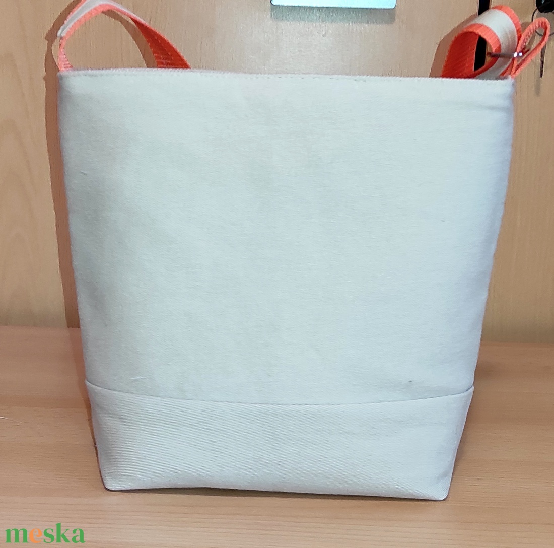 Hímzett farmer crossbody táska - táska & tok - kézitáska & válltáska - vállon átvethető táska - Meska.hu Hímzett farmer crossbody táska - táska & tok - kézitáska & válltáska - vállon átvethető táska - Meska.hu