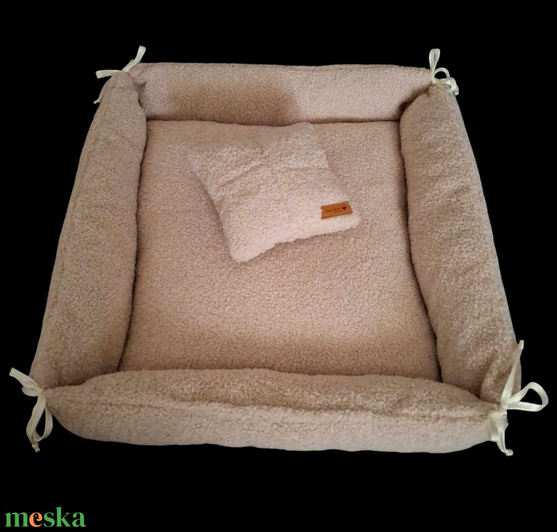 Szőrmés pihe - puha tapintású kutyaágy kedvencének kispárna ajándékkal  - otthon & életmód - kisállatoknak - kutyáknak - kutya fekhelyek, házak - Meska.hu