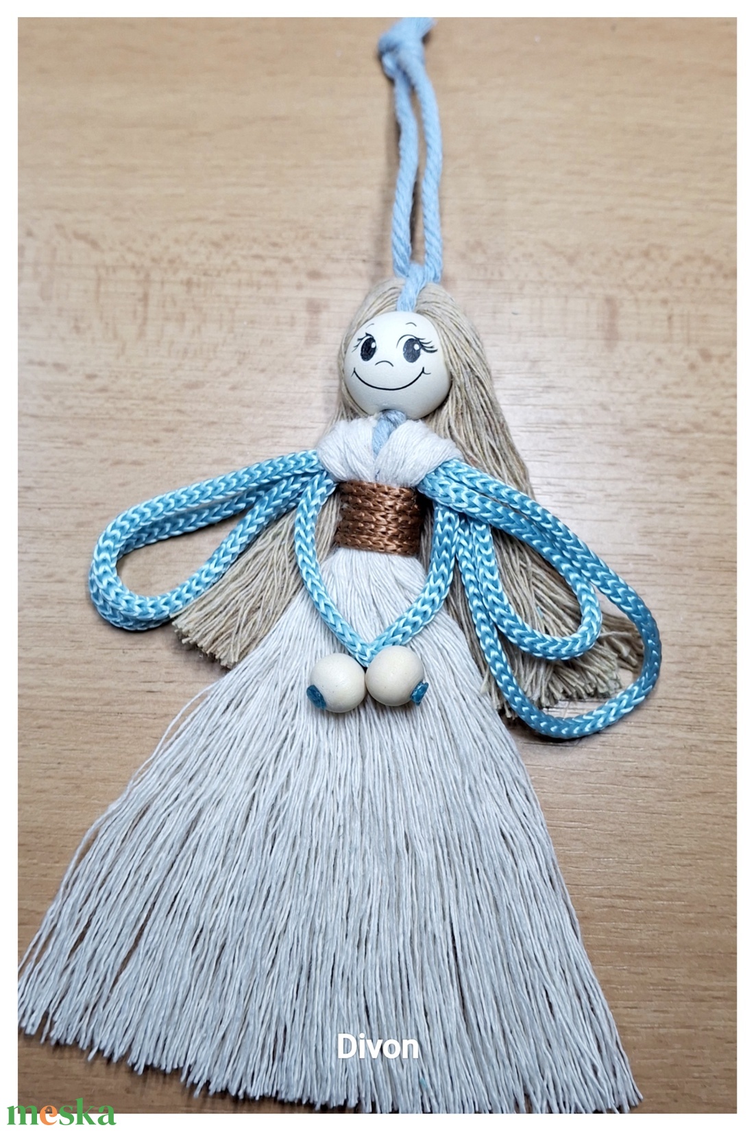 Kékszárnyú angyalka makramé fonalból  - karácsony - karácsonyi lakásdekoráció - karácsonyi manók, figurák - Meska.hu