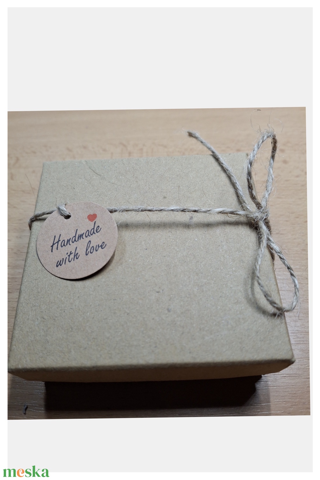 Fekete színű gyöngyökből készült karkötő, állítható hosszúságú. - ékszer - karkötő - gyöngyös karkötő - Meska.hu