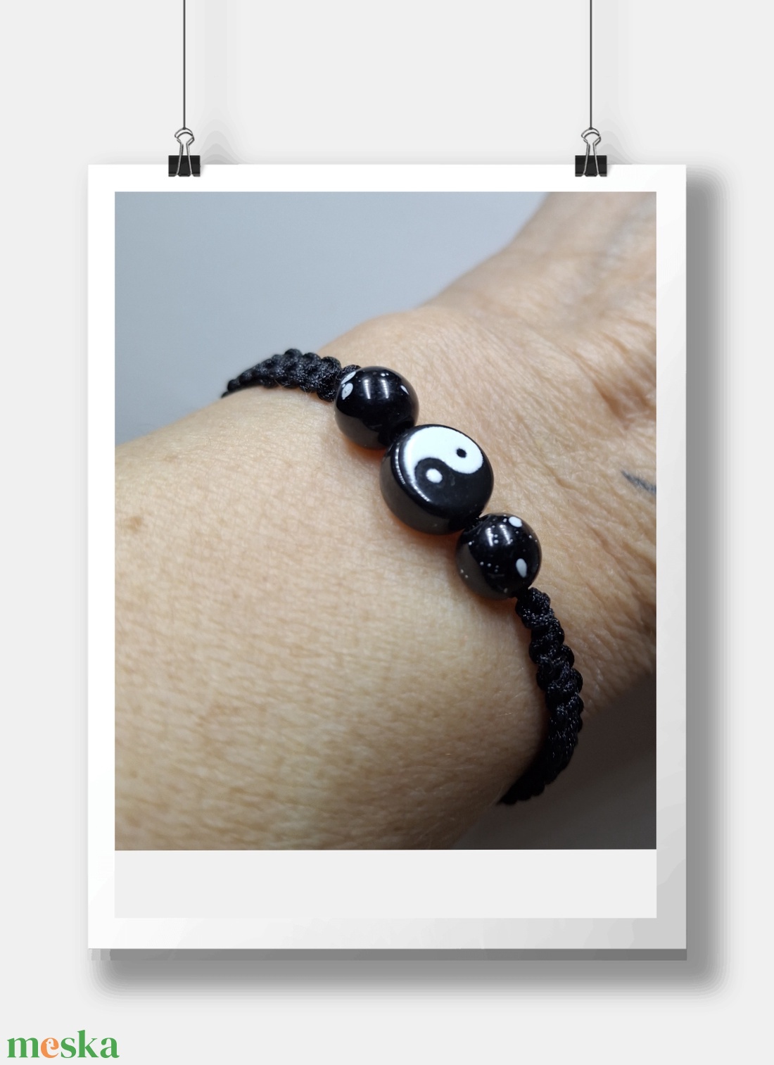 Jing-jang karkötő fekete zsinórral  - ékszer - karkötő - fonott karkötő - Meska.hu