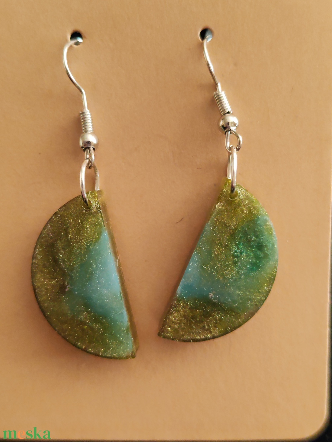 Epoxi fülbevalók  - ékszer - fülbevaló - lógó fülbevaló - Meska.hu