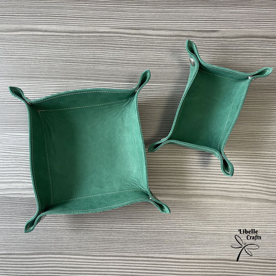 Színes bőr tálca - zöld - otthon & életmód - dekoráció - asztal és polc dekoráció - dekorációs tál, tartó - Meska.hu