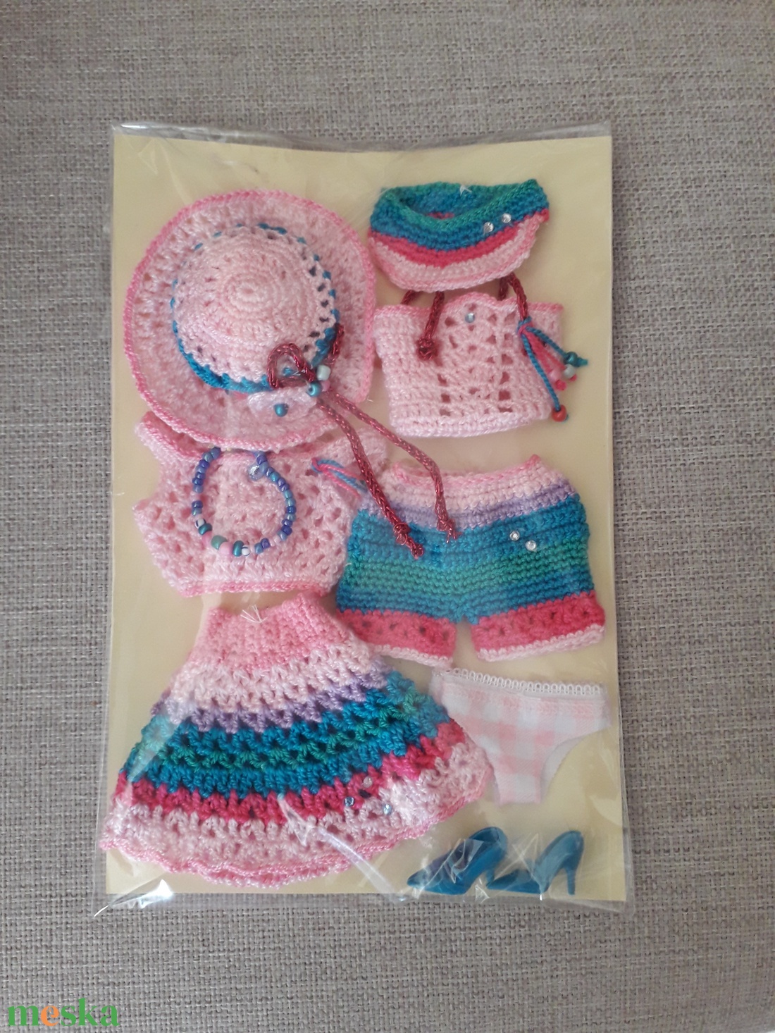 Barbie ruha garnitúra - játék & sport - baba & babaház - barbie ruhák - Meska.hu Barbie ruha garnitúra - játék & sport - baba & babaház - barbie ruhák - Meska.hu
