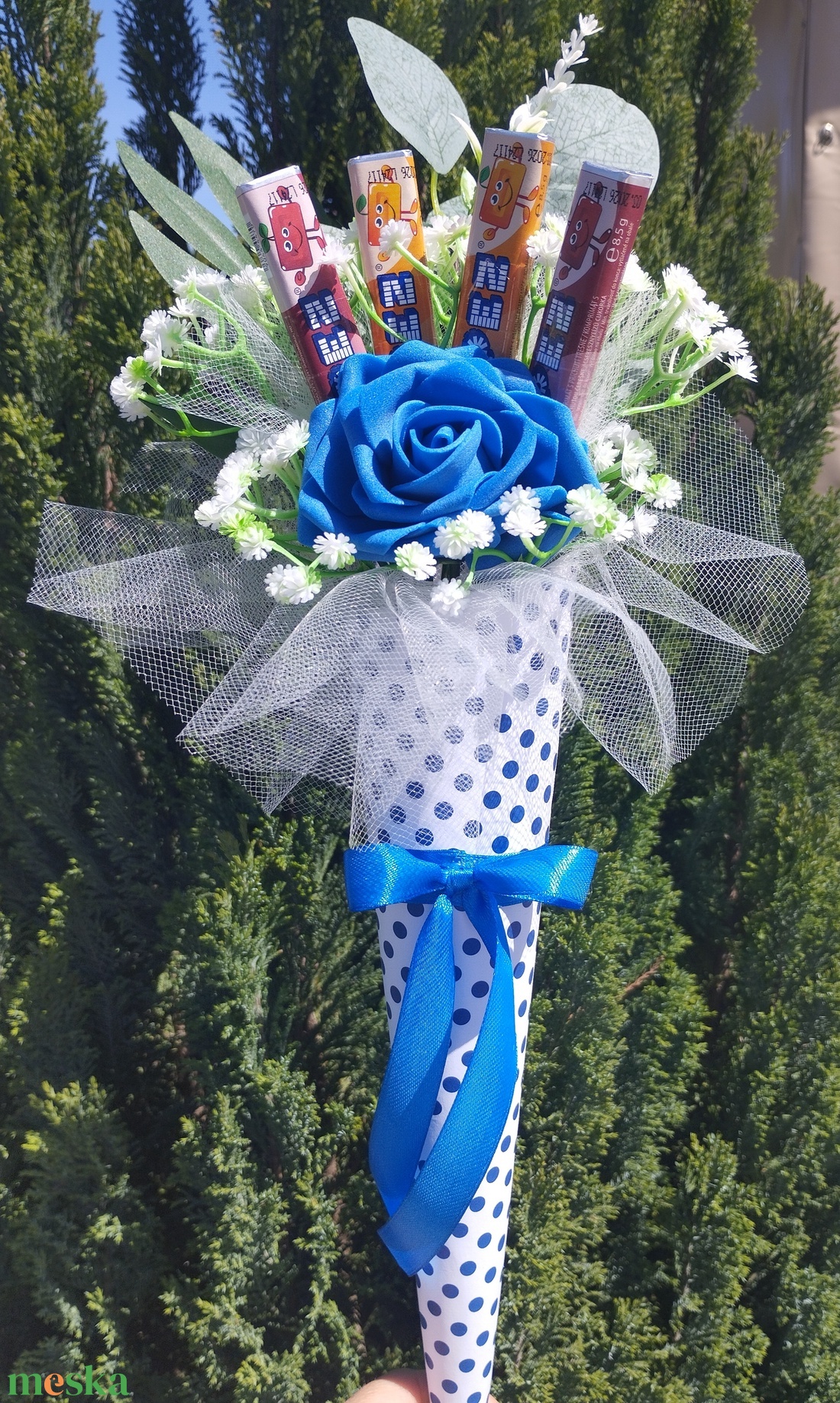 Ballagó csokor kék rózsával - otthon & életmód - dekoráció - virágdísz és tartó - csokor & virágdísz - Meska.hu