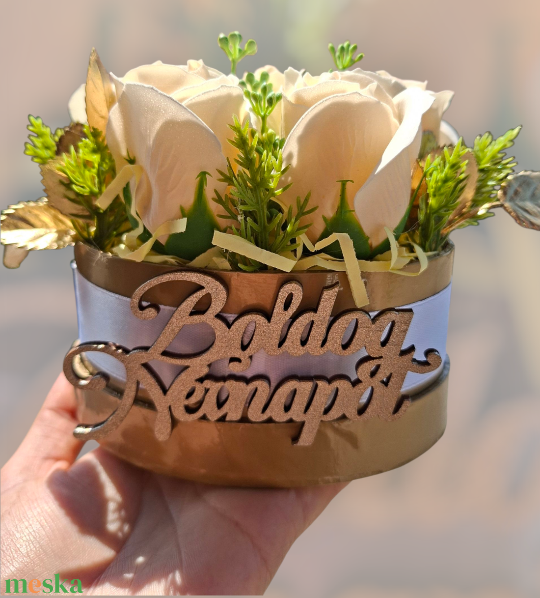 Szappanrózsából készült ajándékbox - otthon & életmód - dekoráció - virágdísz és tartó - csokor & virágdísz - Meska.hu Szappanrózsából készült ajándékbox - otthon & életmód - dekoráció - virágdísz és tartó - csokor & virágdísz - Meska.hu