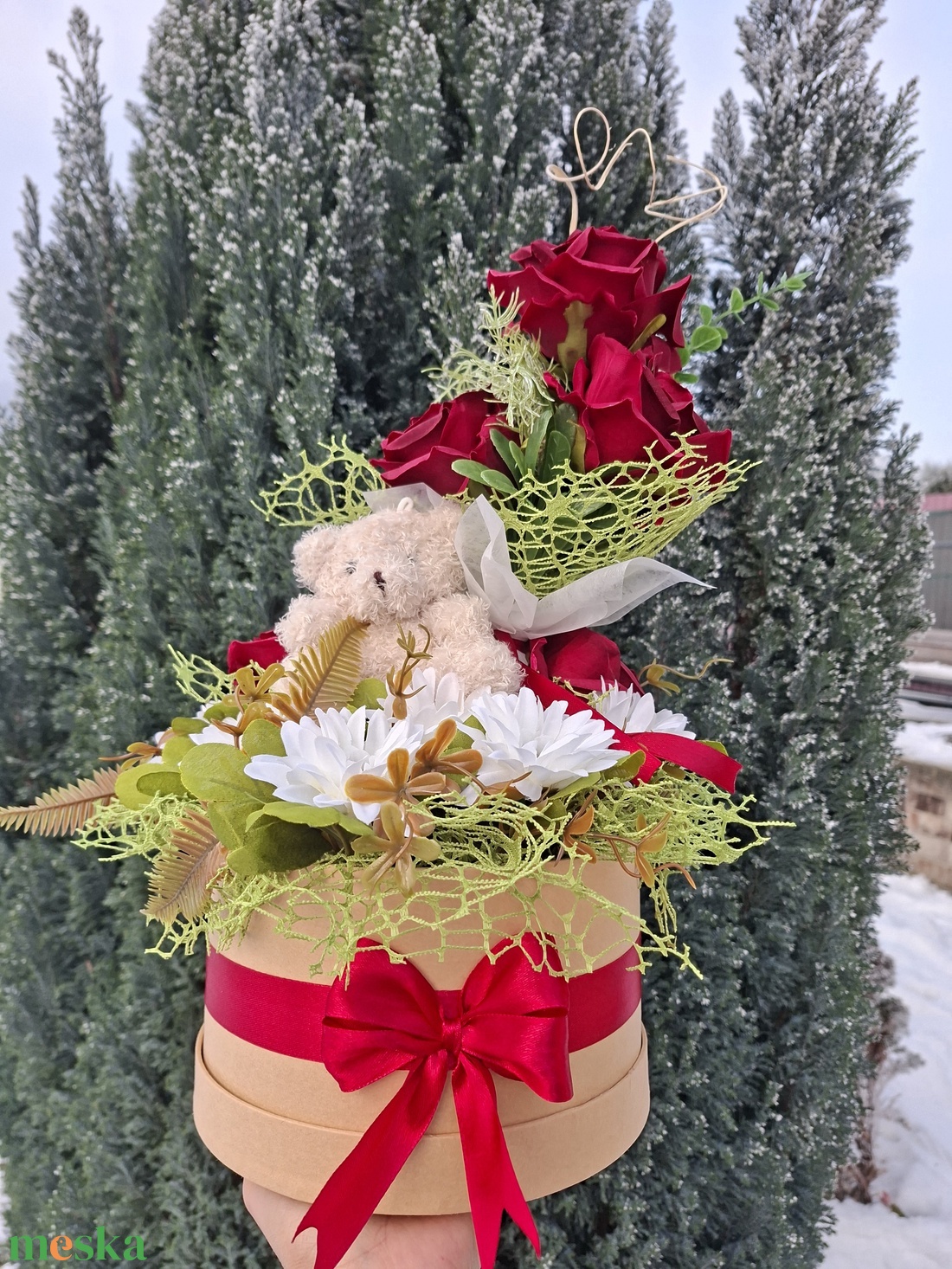 Valentin napi ajándékbox macival - otthon & életmód - virágdekoráció - virágok - virágbox - Meska.hu