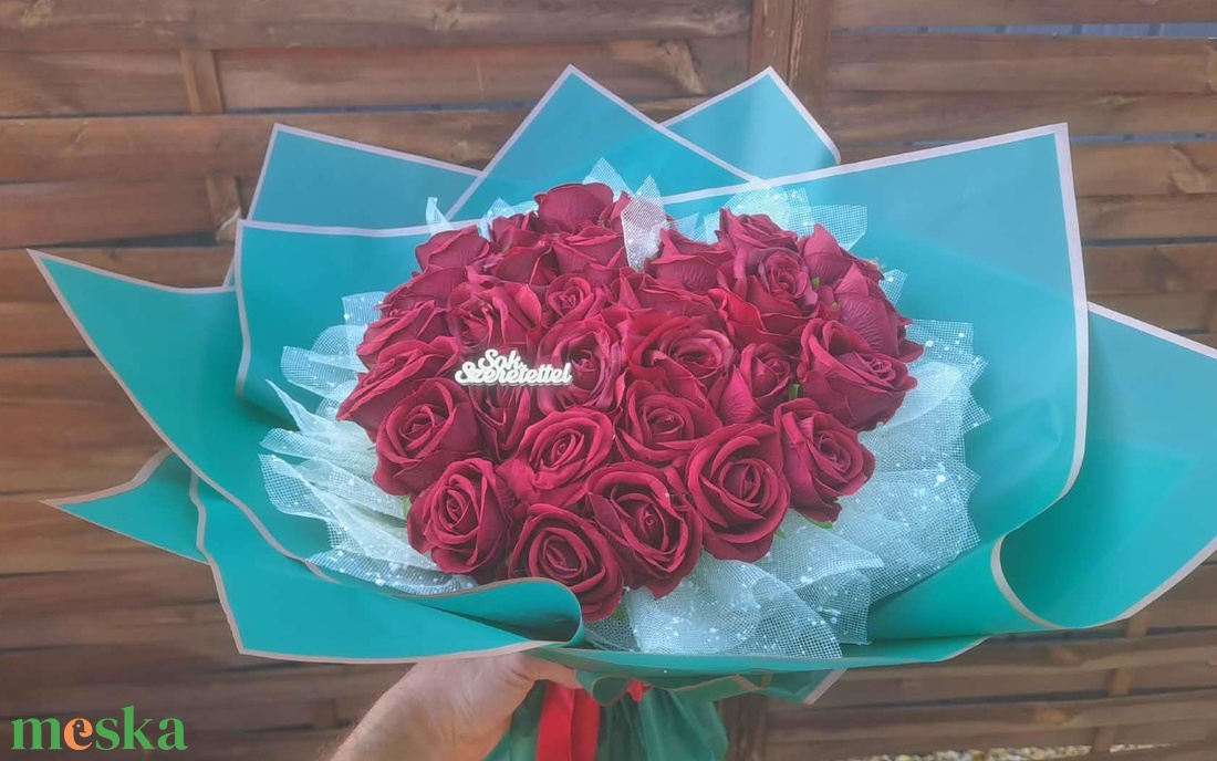 Szív alakú rózsacsokor - otthon & életmód - virágdekoráció - virágok - virágcsokor - Meska.hu