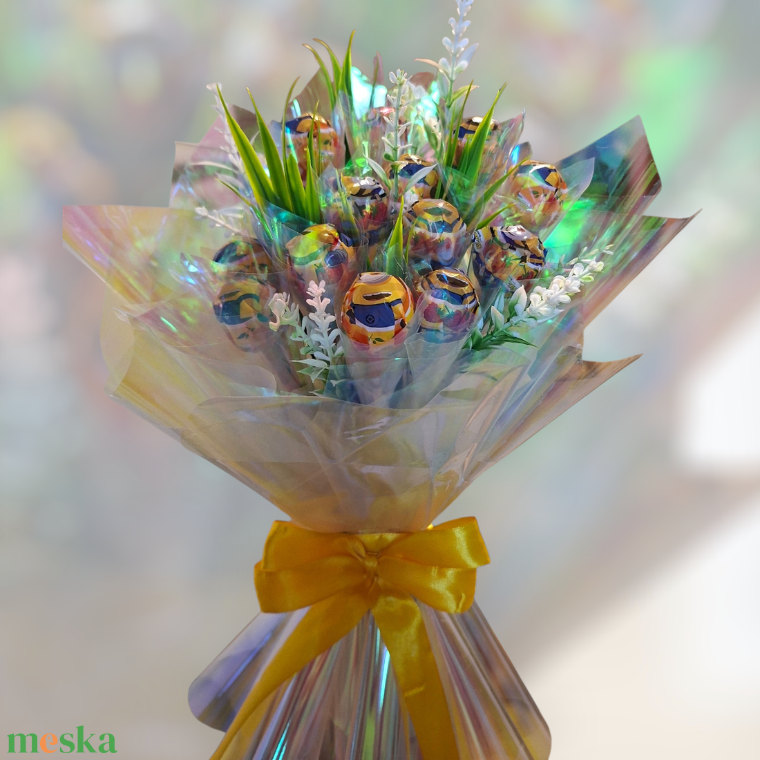 Minion nyalókás óvodai ballagási csokor - otthon & életmód - virágdekoráció - virágok - virágcsokor - Meska.hu