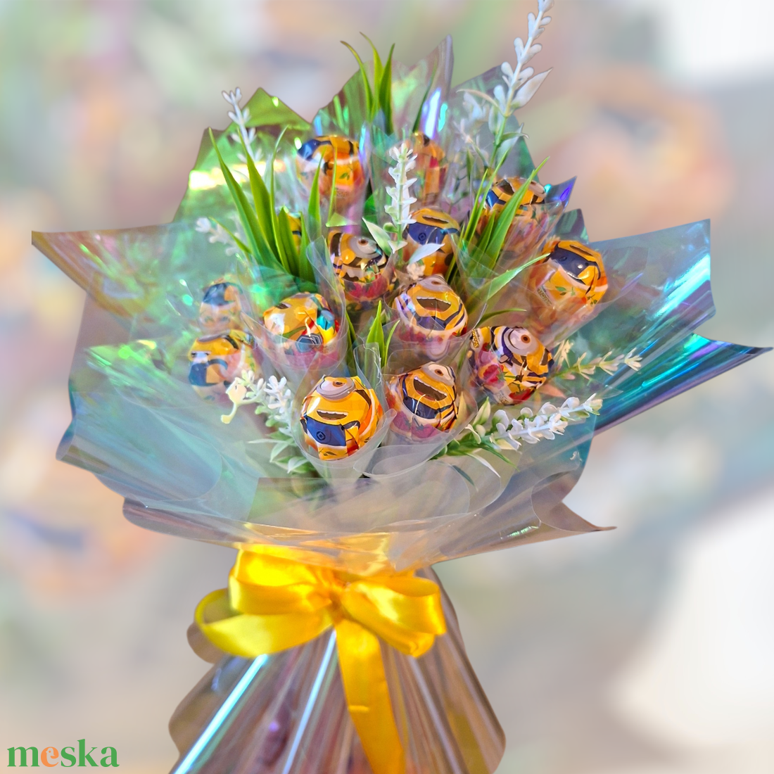 Minion nyalókás óvodai ballagási csokor - otthon & életmód - virágdekoráció - virágok - virágcsokor - Meska.hu