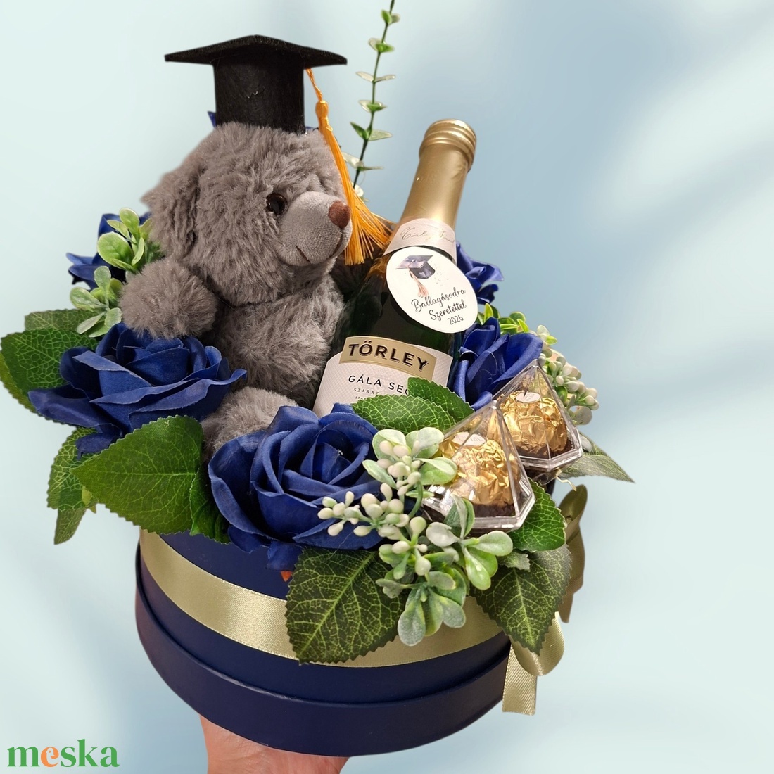 Ajándékbox  ballagásra  - otthon & életmód - virágdekoráció - virágok - virágbox - Meska.hu