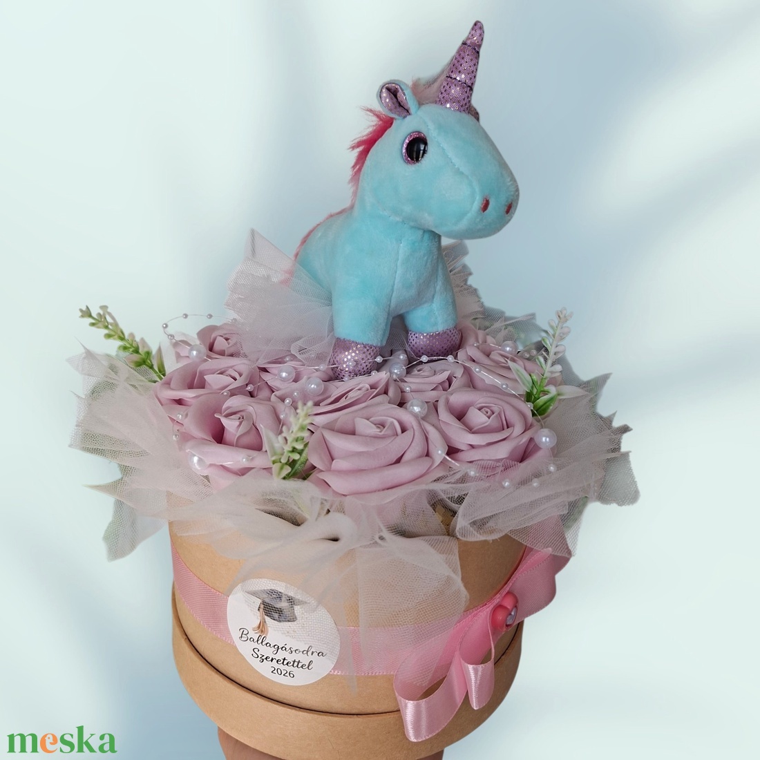 Unicornisos ajándékbox ballagásra - otthon & életmód - virágdekoráció - virágok - virágbox - Meska.hu