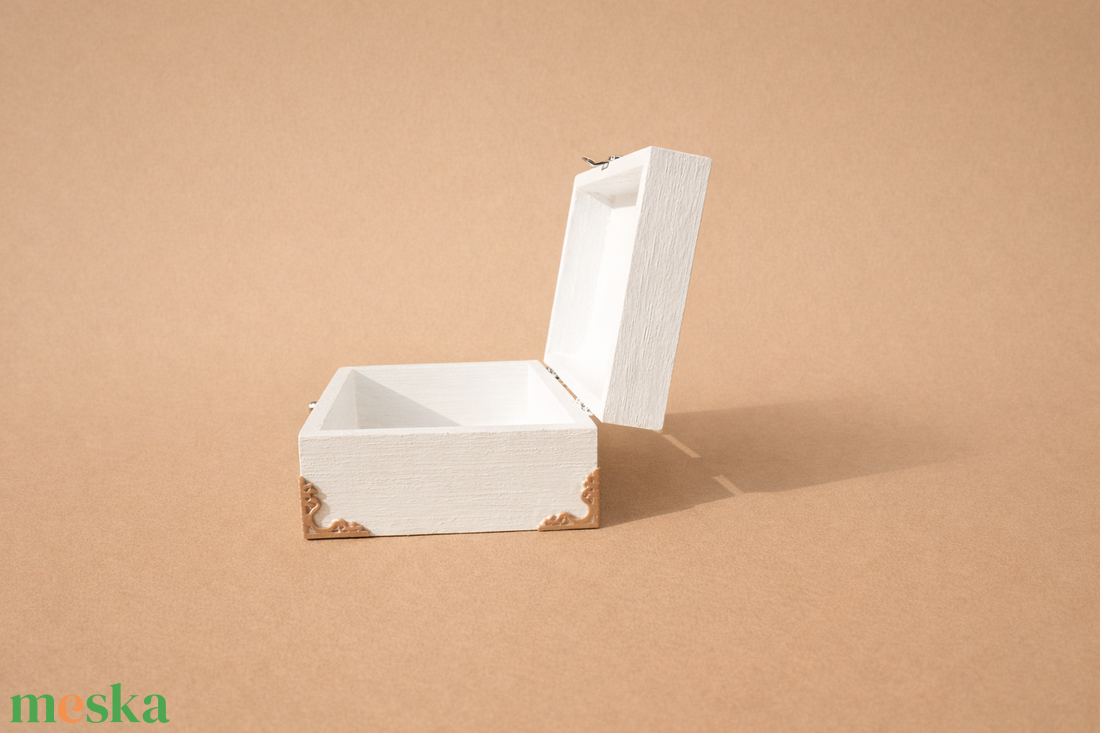 Népművészeti mintás fa díszdoboz - otthon & életmód - dekoráció - asztal és polc dekoráció - díszdoboz - Meska.hu