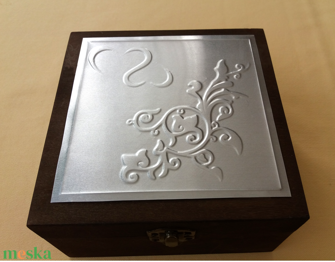 Valentin,-eljegyzés, vagy esküvő=monogramos díszdoboz - otthon & életmód - dekoráció - asztal és polc dekoráció - díszdoboz - Meska.hu