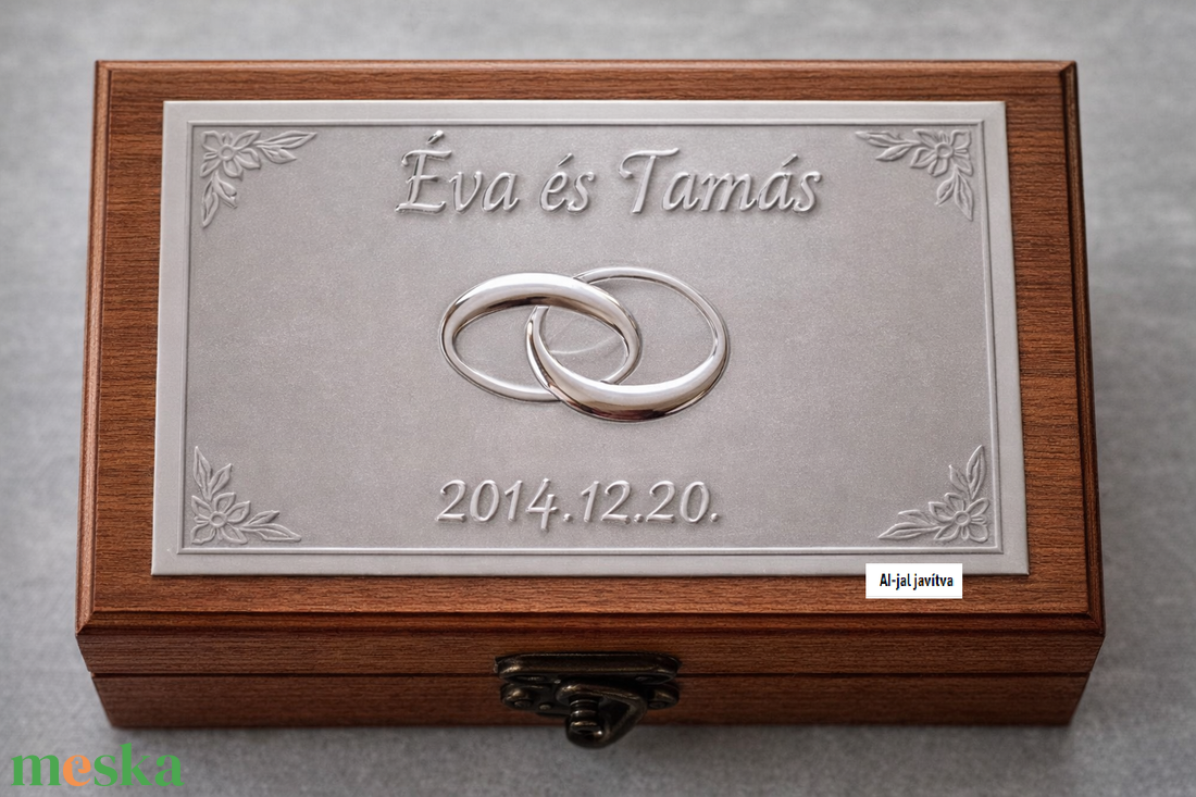 Gyűrűtartó doboz dombornyomott fémlemezzel, exkluzív béléssel - esküvő - emlék & ajándék - doboz - Meska.hu