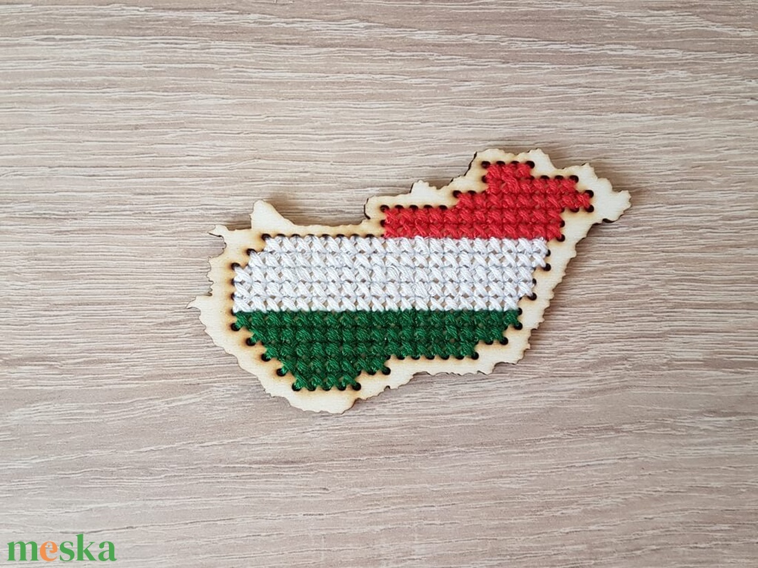 Keresztszemes hímzéssel készíthető Magyarország - otthon & életmód - dekoráció - dísztárgy - Meska.hu Keresztszemes hímzéssel készíthető Magyarország - otthon & életmód - dekoráció - dísztárgy - Meska.hu