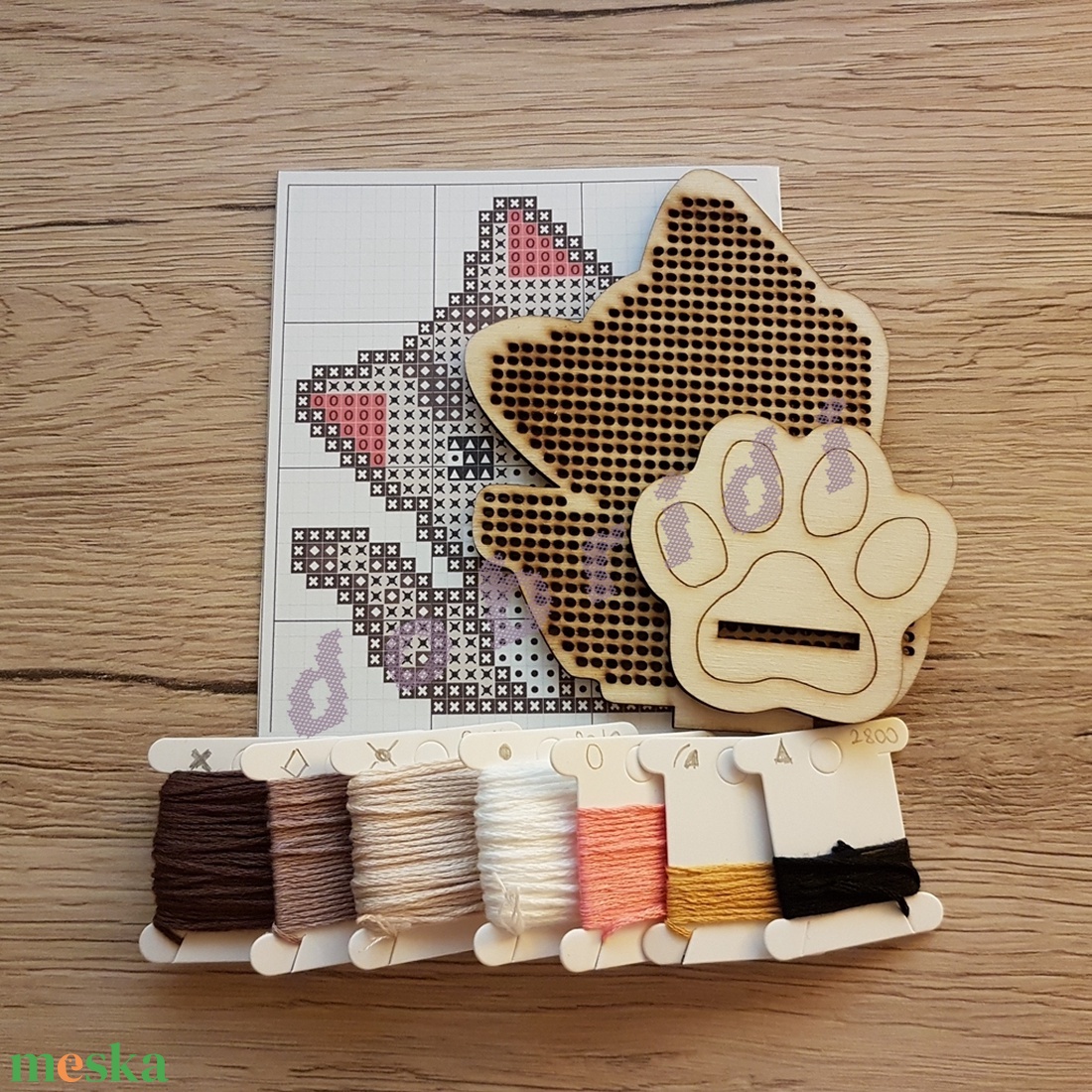 Keresztszemes hímzéssel készíthető macsek készlet - diy (csináld magad) - egységcsomag - Meska.hu Keresztszemes hímzéssel készíthető macsek készlet - diy (csináld magad) - egységcsomag - Meska.hu