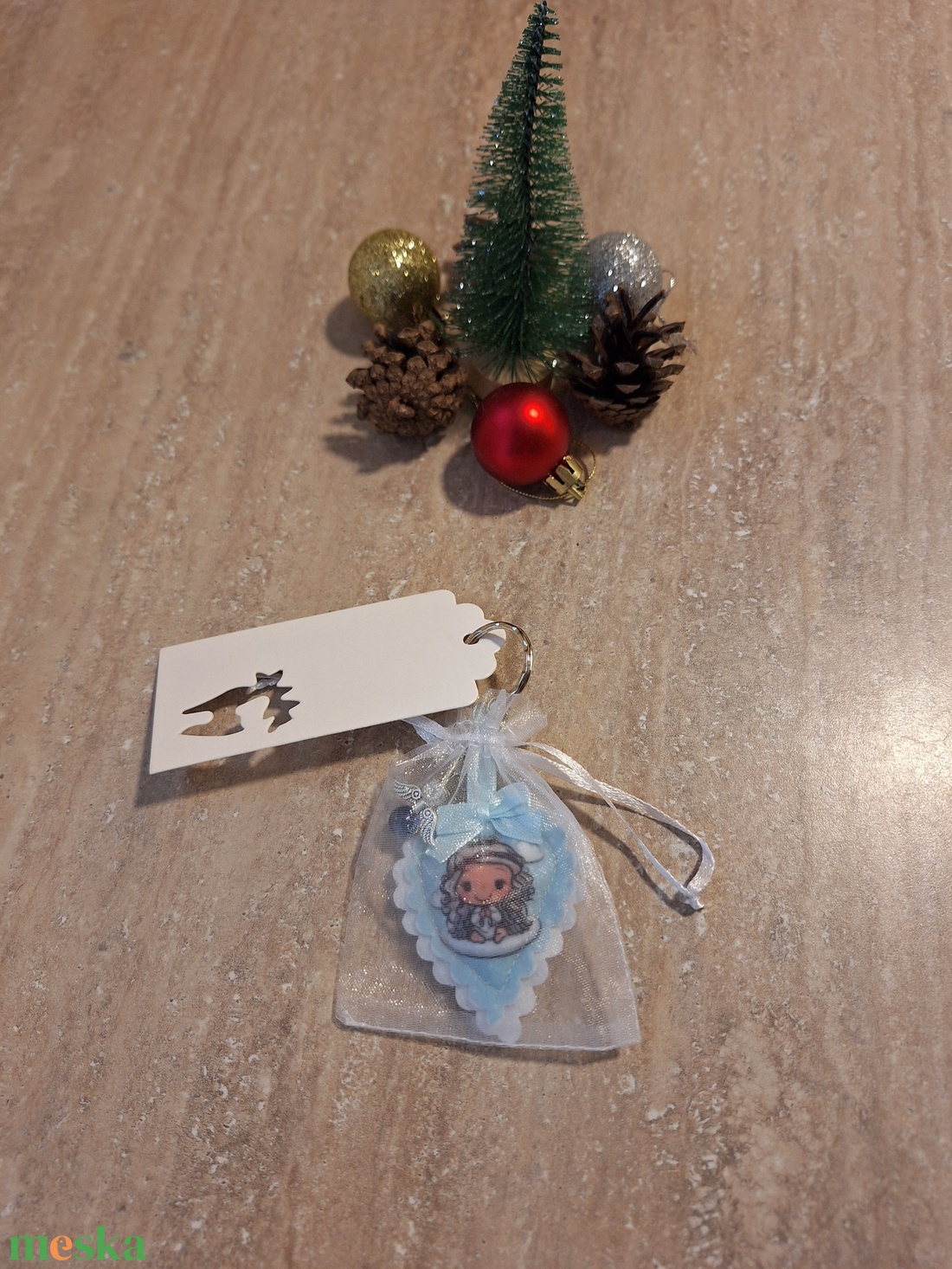 Angyalkás kulcstartó, filc dísszel - táska & tok - kulcstartó & táskadísz - kulcstartó - Meska.hu Angyalkás kulcstartó, filc dísszel - táska & tok - kulcstartó & táskadísz - kulcstartó - Meska.hu